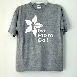 🌞 Gildan Ultra Cotton gray & white short sleeve crew neck Go Mom Go! tee L